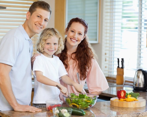 Foto niño papas cocina